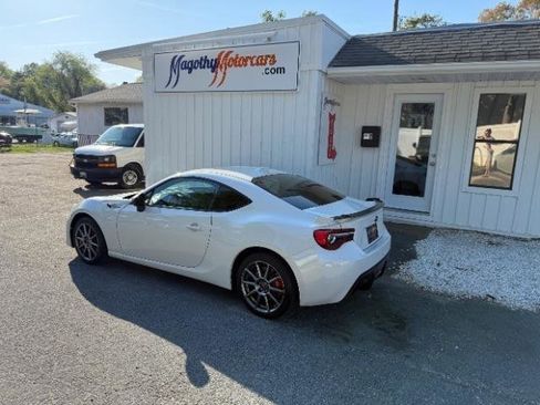 Used 2018 Subaru BRZ Limited w/ Performance Package image 11
