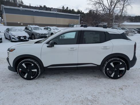 New 2026 Nissan Kicks SR w/ Cold Weather Package image 4