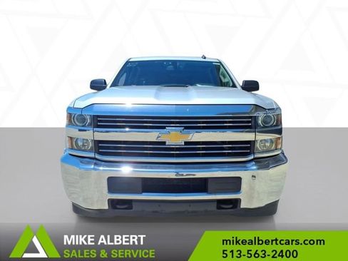 Used 2017 Chevrolet Silverado 2500 W/T AWD/4WD image 2