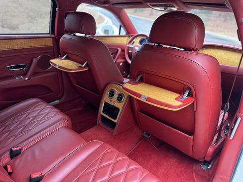 Used 2016 Bentley Flying Spur V8 image 34