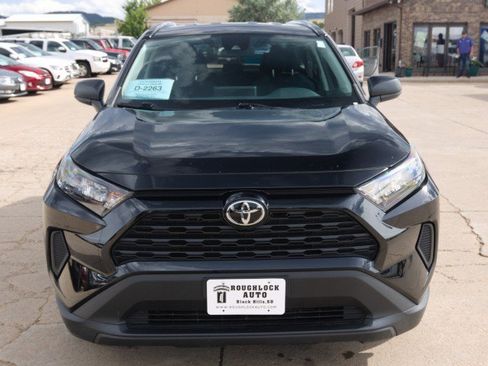 Used 2021 Toyota RAV4 LE AWD/4WD image 6