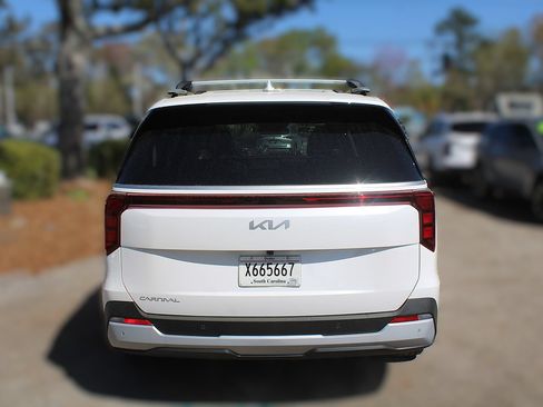 New 2026 Kia Carnival EX FWD image 11