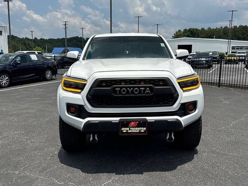 Used 2021 Toyota Tacoma SR5 AWD/4WD image 3