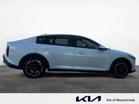 Used 2025 Kia K4 EX image 6
