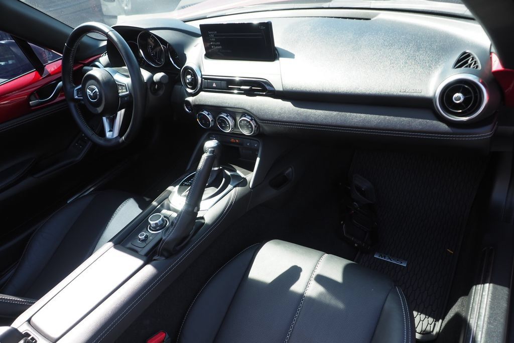 Used 2024 MAZDA MX-5 Miata RF Grand Touring w/ Weather Package RWD image 18