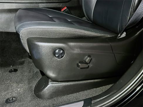 Used 2022 Dodge Durango GT image 16