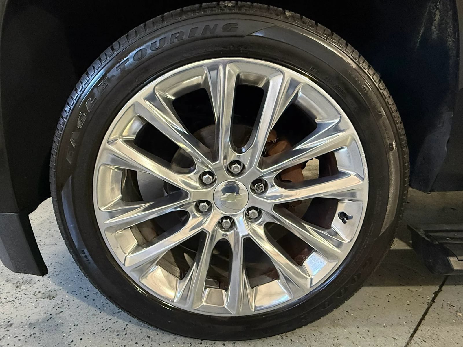 Used 2019 Chevrolet Suburban Premier w/ Premier Plus Edition AWD/4WD image 17