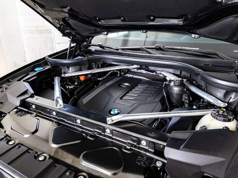 Used 2023 BMW X5 xDrive40i w/ Premium Package image 32