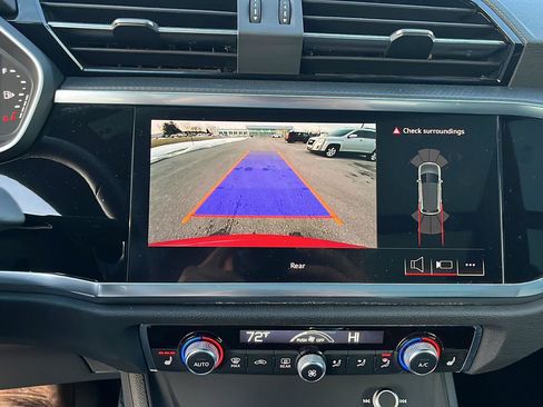 Used 2025 Audi Q3 2.0T Premium image 16