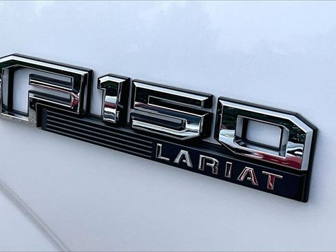 Used 2016 Ford F150 Lariat w/ Equipment Group 502A Luxury AWD/4WD image 32