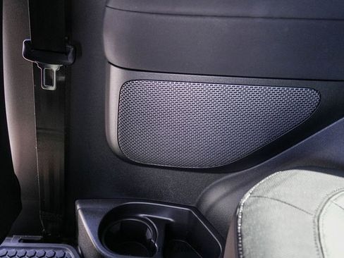 Used 2023 Land Rover Defender 90 X-Dynamic SE image 59