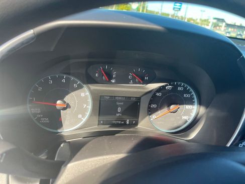 Used 2018 Chevrolet Equinox LT image 9