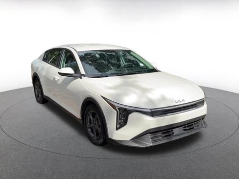 Used 2025 Kia K4 FWD image 3