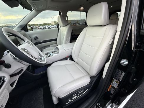 Used 2026 Hyundai Palisade Calligraphy AWD/4WD image 12