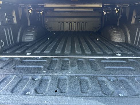 Used 2017 Ford F250 Lariat w/ FX4 Off-Road Package image 32