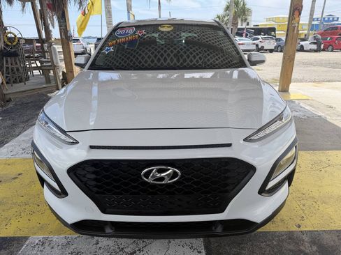 Used 2018 Hyundai Kona SE FWD image 2
