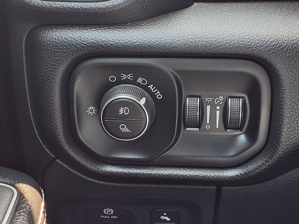 Used 2023 RAM 1500 Laramie AWD/4WD image 20