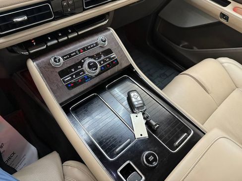 Used 2022 Lincoln Aviator Reserve w/ Equipment Group 201A image 15