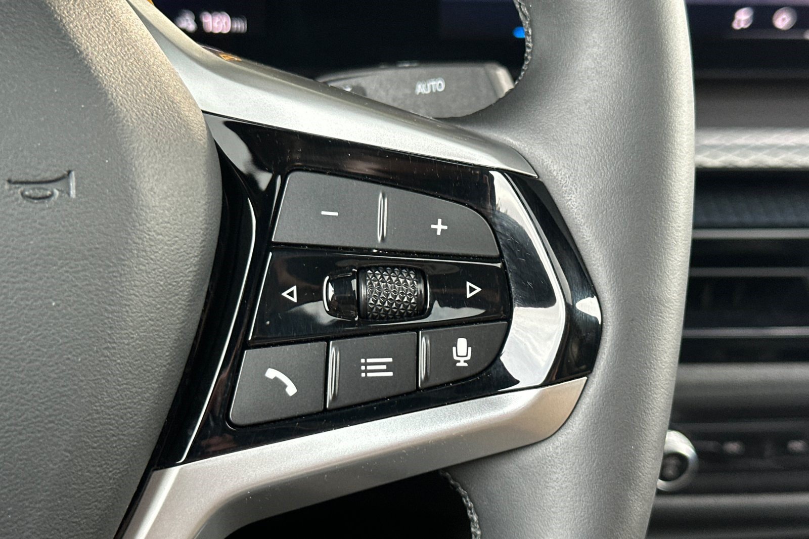Certified 2025 BMW i4 eDrive40 RWD image 31