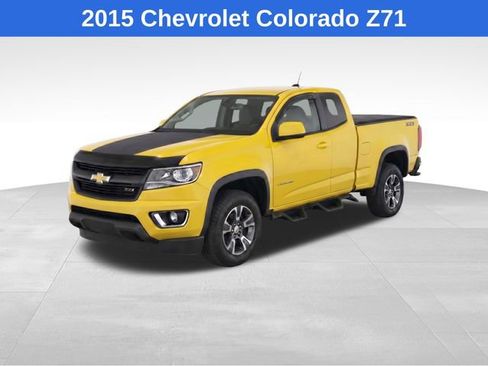 Used 2015 Chevrolet Colorado Z71 AWD/4WD image 2