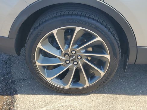 Certified 2020 Lincoln Nautilus Reserve w/ Equipment Group 201A image 7