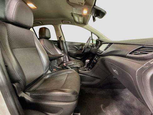 Used 2020 Buick Encore Preferred FWD image 29