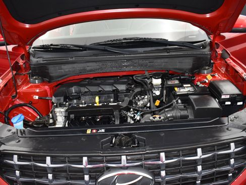 Used 2022 Hyundai Venue Limited image 21