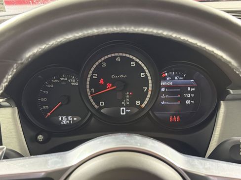 Used 2021 Porsche Macan Turbo image 17