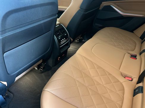 Used 2024 BMW X5 sDrive40i w/ M Sport Package RWD image 11
