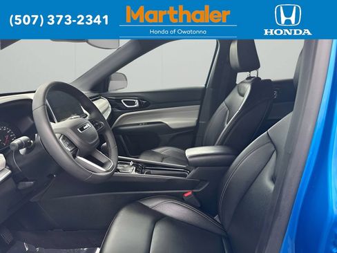 Used 2025 Jeep Compass Limited AWD/4WD image 11