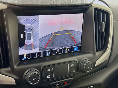 Used 2022 GMC Terrain SLT w/ Tech Package image 22