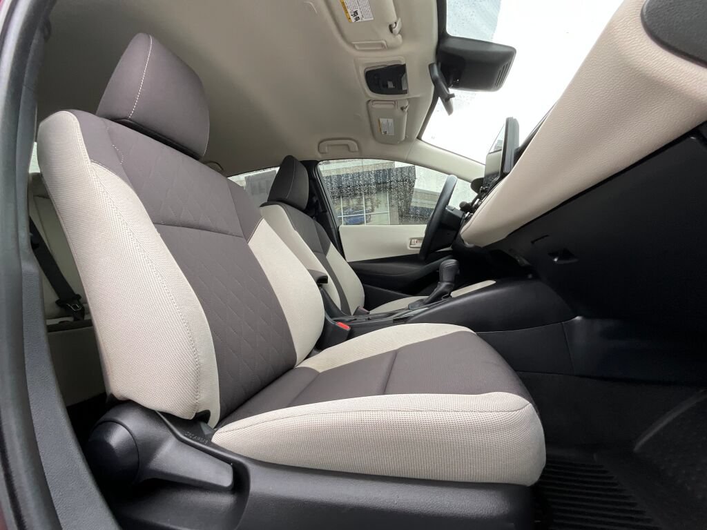 Used 2023 Toyota Corolla LE FWD image 11