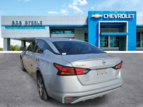 Used 2020 Nissan Altima 2.5 S FWD image 4