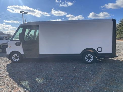 Used 2023 Chevrolet Brightdrop 600 w/ Active Safety Package 2 image 4