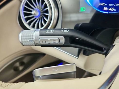 Used 2023 Mercedes-Benz EQS 580 4MATIC SUV w/ Acoustic Comfort Package image 41