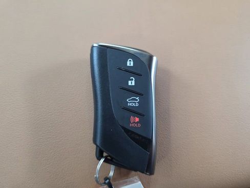 Certified 2025 Lexus ES 300h w/ Premium Package image 35