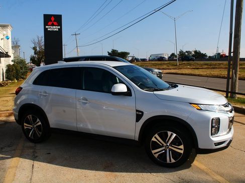 Used 2025 Mitsubishi Outlander Sport ES image 5
