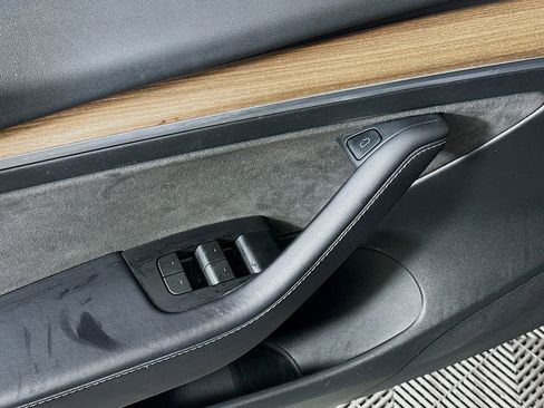 Used 2023 Tesla Model 3 Standard Range RWD image 15