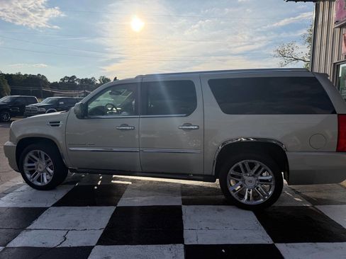 Used 2013 Cadillac Escalade ESV Platinum AWD/4WD image 8