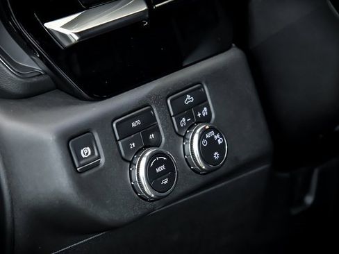 New 2025 GMC Sierra 1500 SLE w/ Preferred Package image 11