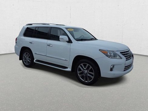 Used 2014 Lexus LX 570 4WD image 3