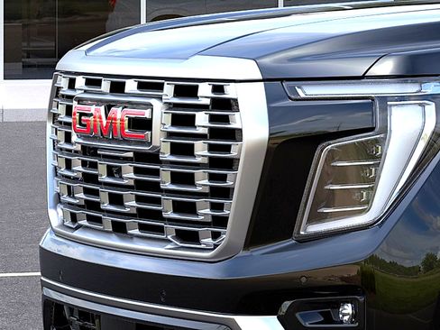 New 2026 GMC Yukon XL Denali w/ Denali Reserve Package AWD/4WD image 13