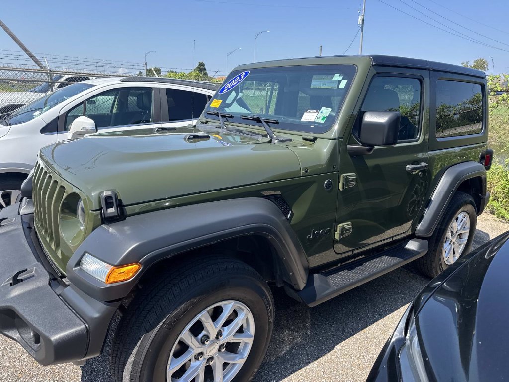 Used 2023 Jeep Wrangler Sport AWD/4WD image 9