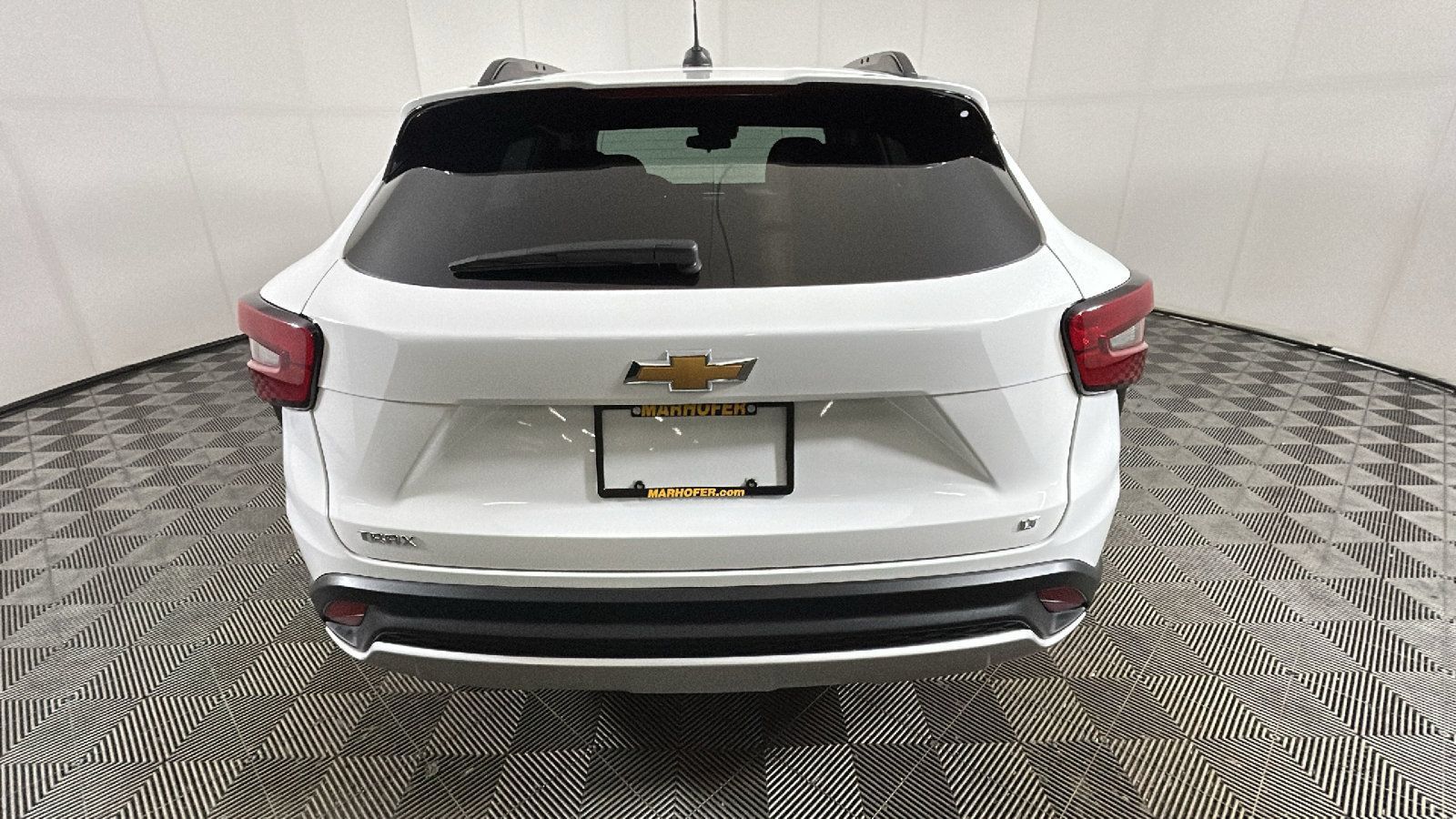 Used 2024 Chevrolet Trax LT w/ LT Convenience Package FWD image 4