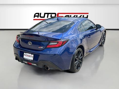 Used 2024 Toyota GR86 Premium RWD image 7