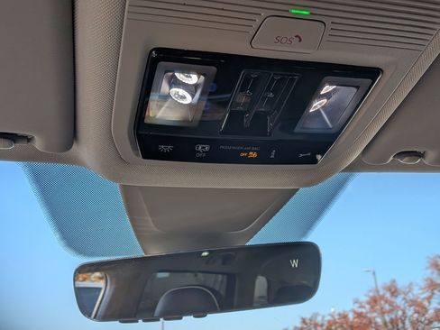 Used 2025 Volkswagen Atlas SEL Premium R-Line image 32