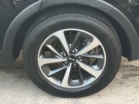 Used 2019 Kia Sorento EX image 19