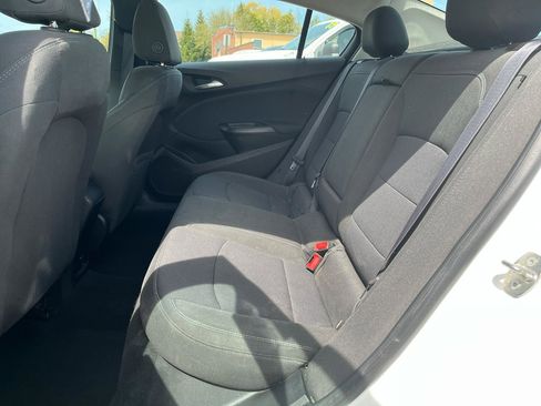 Used 2017 Chevrolet Cruze LT FWD image 12