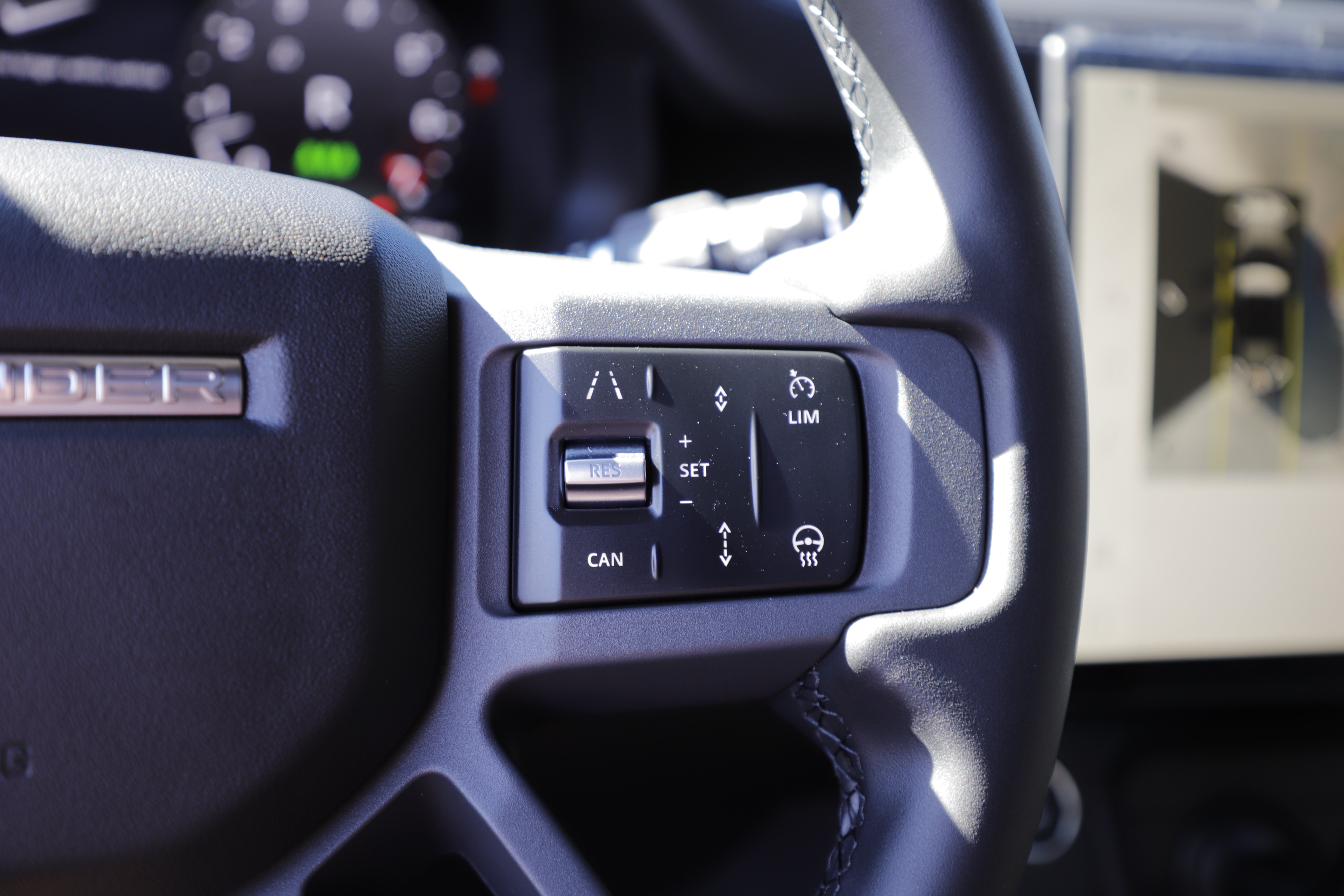 New 2026 Land Rover Defender 110 X-Dynamic SE AWD/4WD image 21