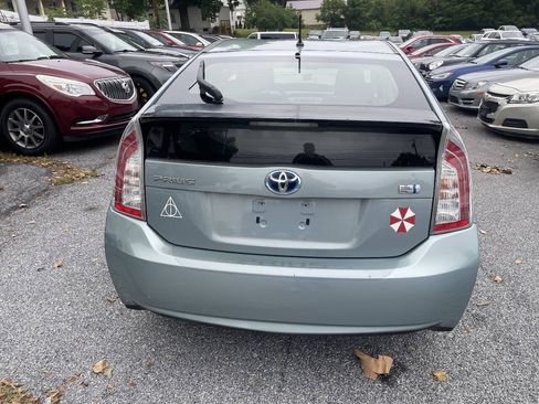 Used 2013 Toyota Prius Two FWD image 4
